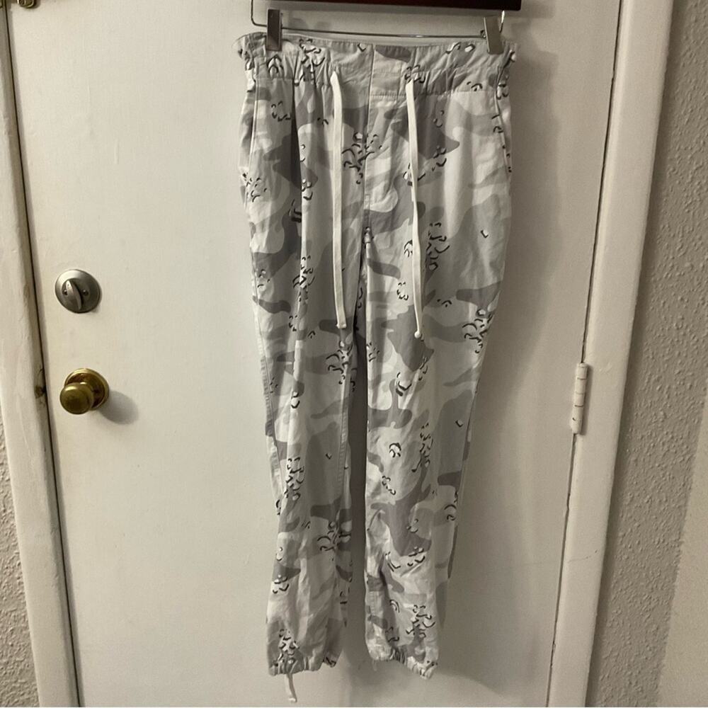 Hollister Gray/White Camo Print Pants Joggers Ultra High Rise S Boho Streetwear